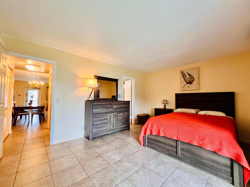 142 Cambridge F - Photo 7