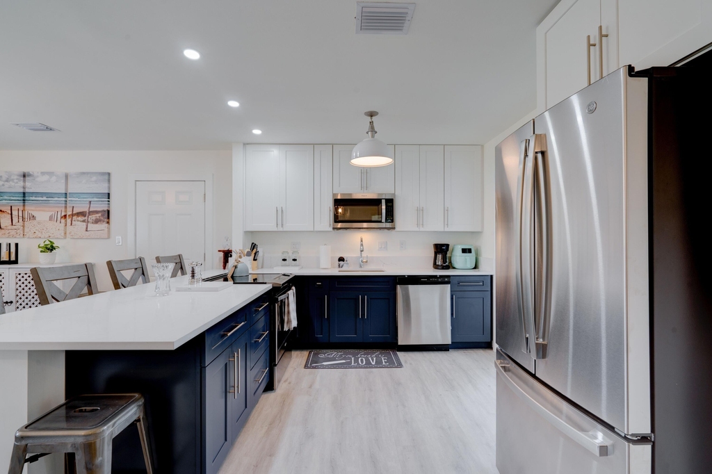 1036 Coral Drive - Photo 3