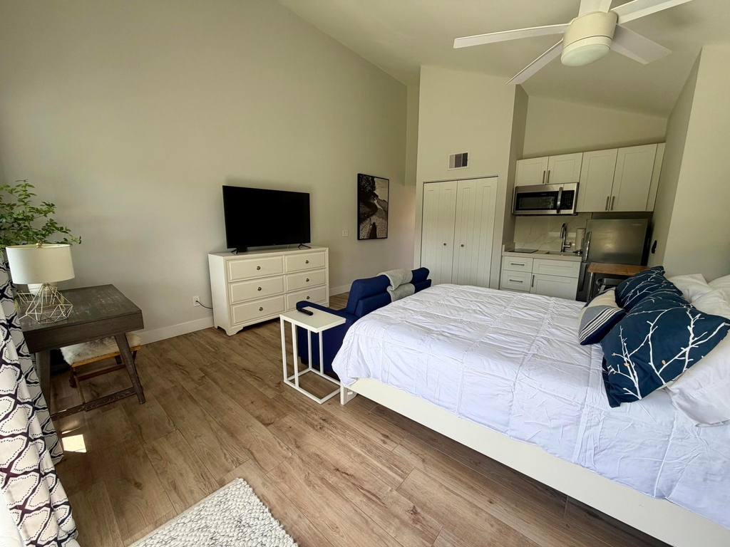11863 Wimbledon Circle - Photo 1