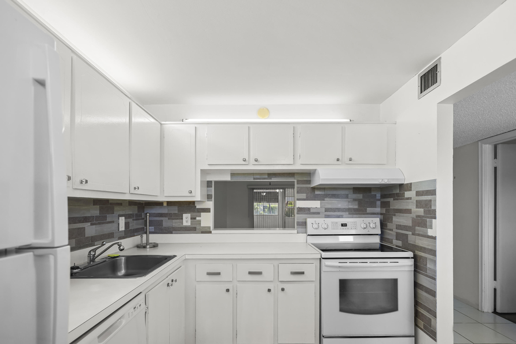 2500 Fiore Way - Photo 5