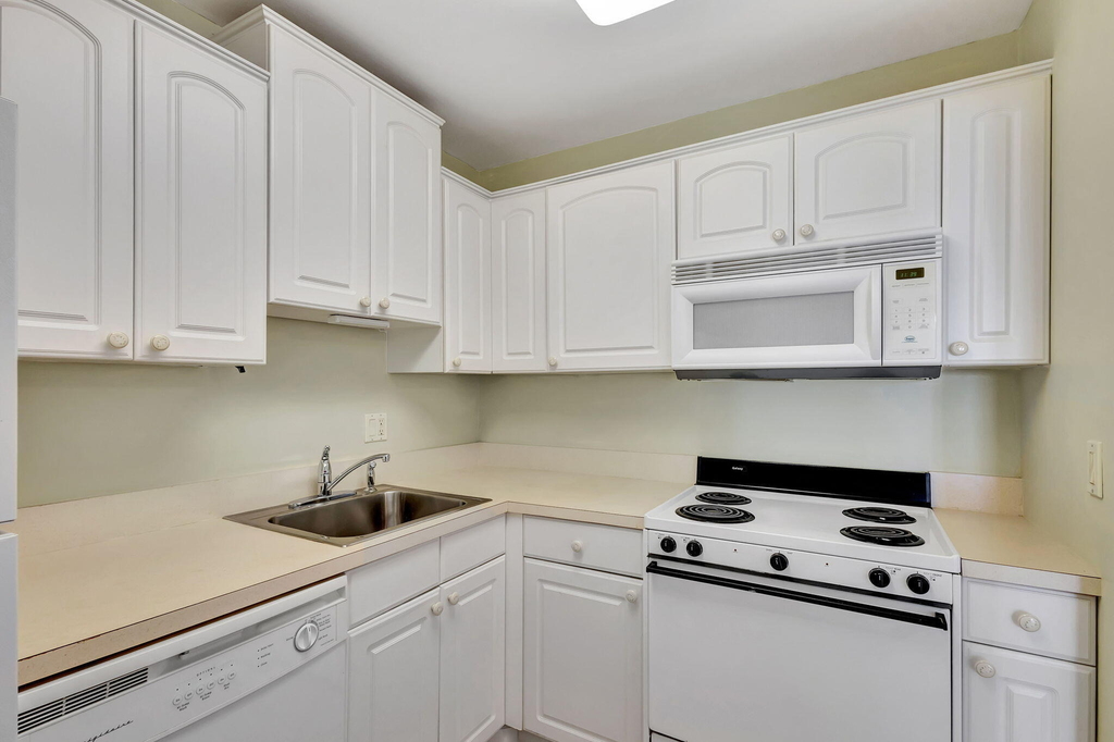100 Shore Court - Photo 16