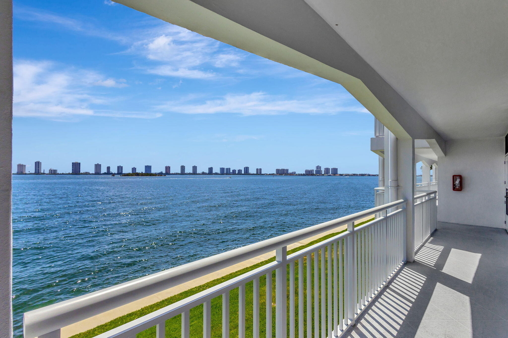 100 Shore Court - Photo 3