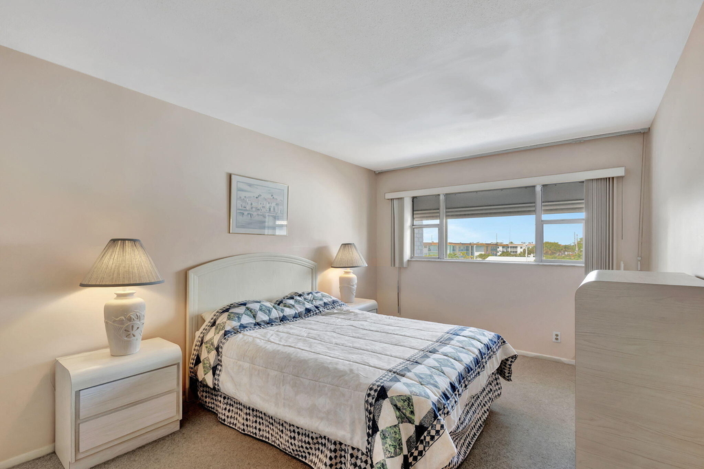 100 Shore Court - Photo 21