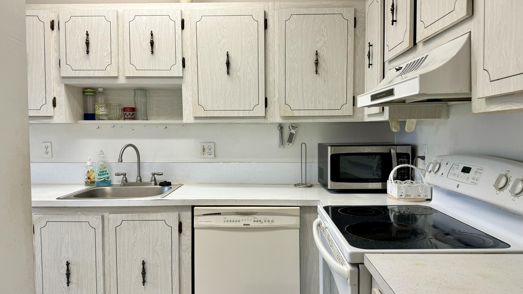 1551 Nw 20th Avenue - Photo 3