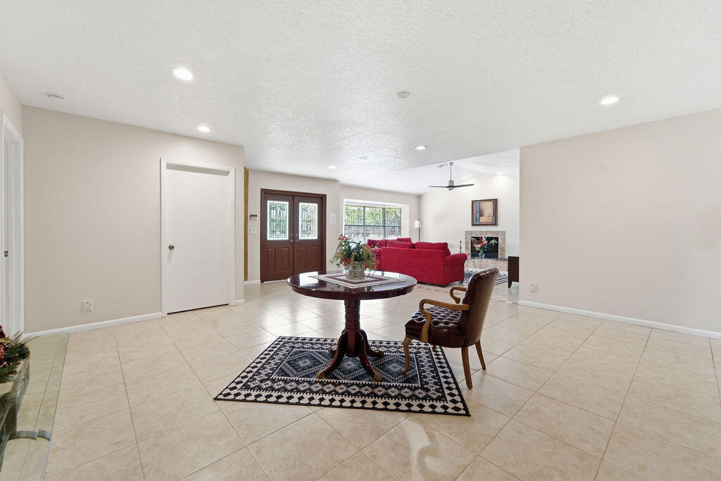 5562 Reynolds Road - Photo 3