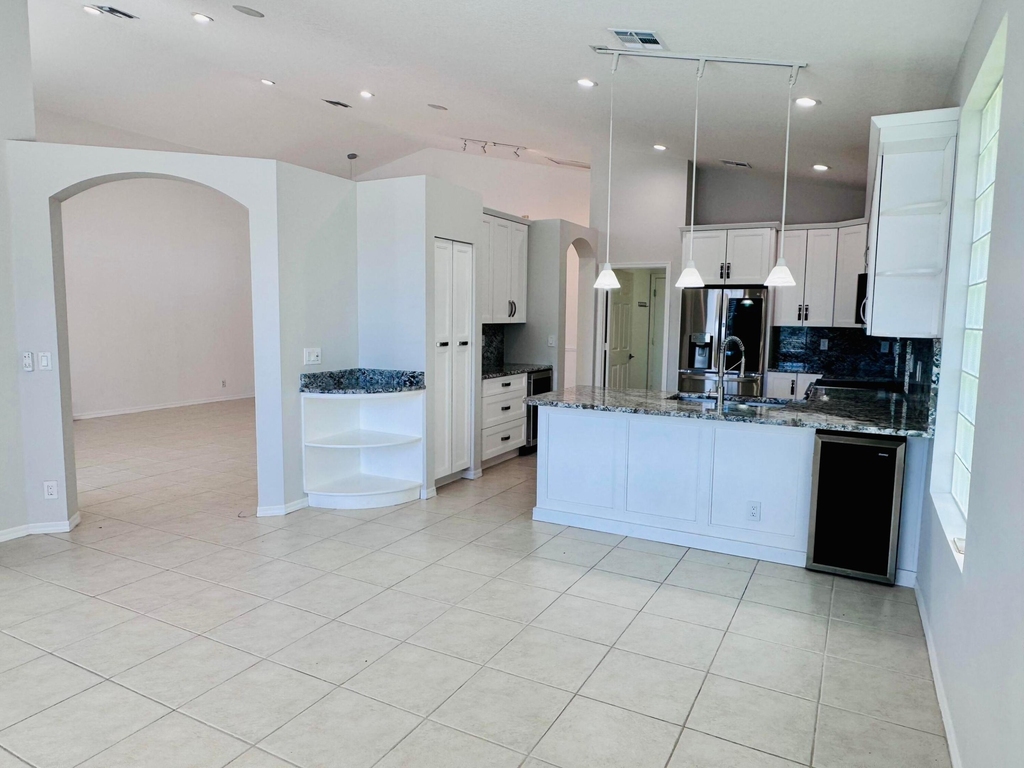 9360 Cove Point Circle - Photo 10
