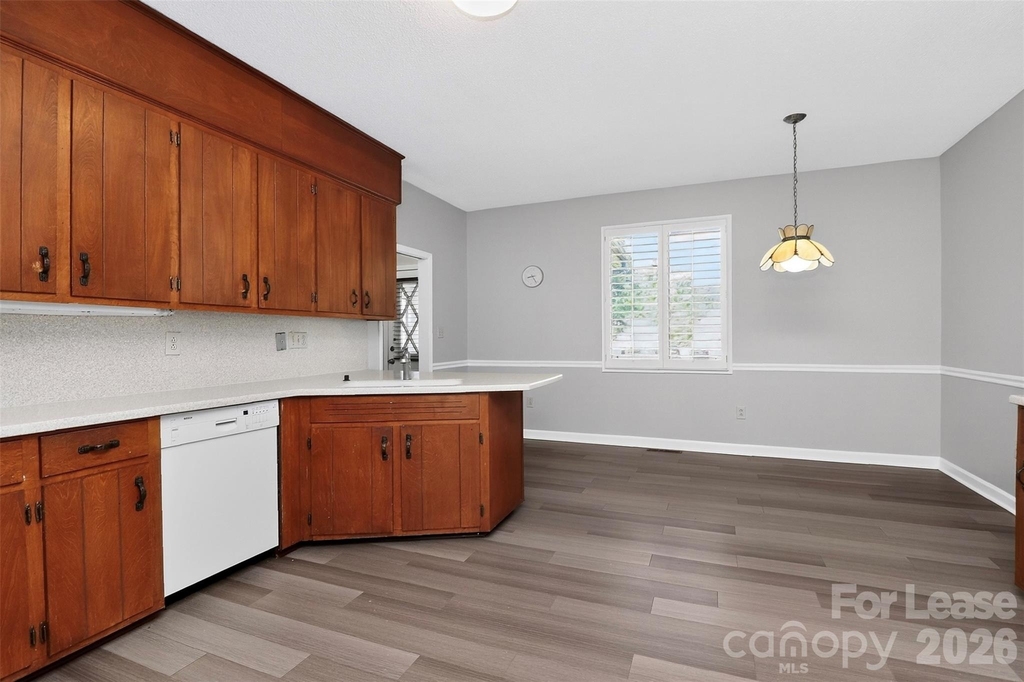8109 Reames Road - Photo 6