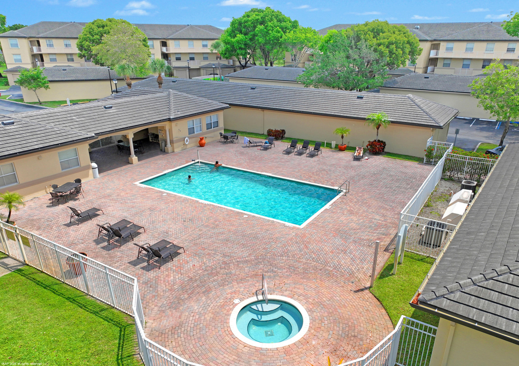 2080 Greenview Shores Boulevard - Photo 13