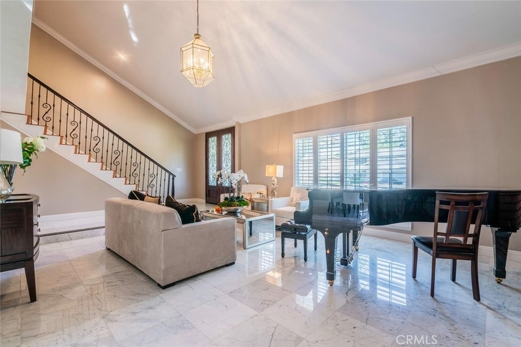 27061 Esward Drive - Photo 3