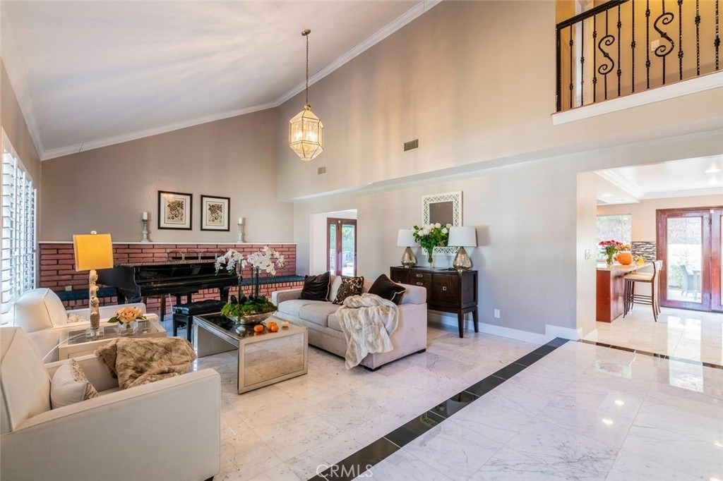27061 Esward Drive - Photo 4