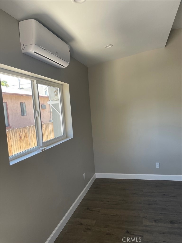 1183 W 24th Street - Photo 3