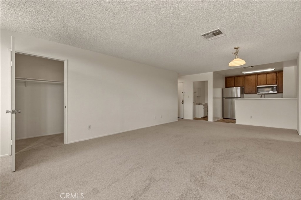 17312 Chatsworth Street - Photo 2