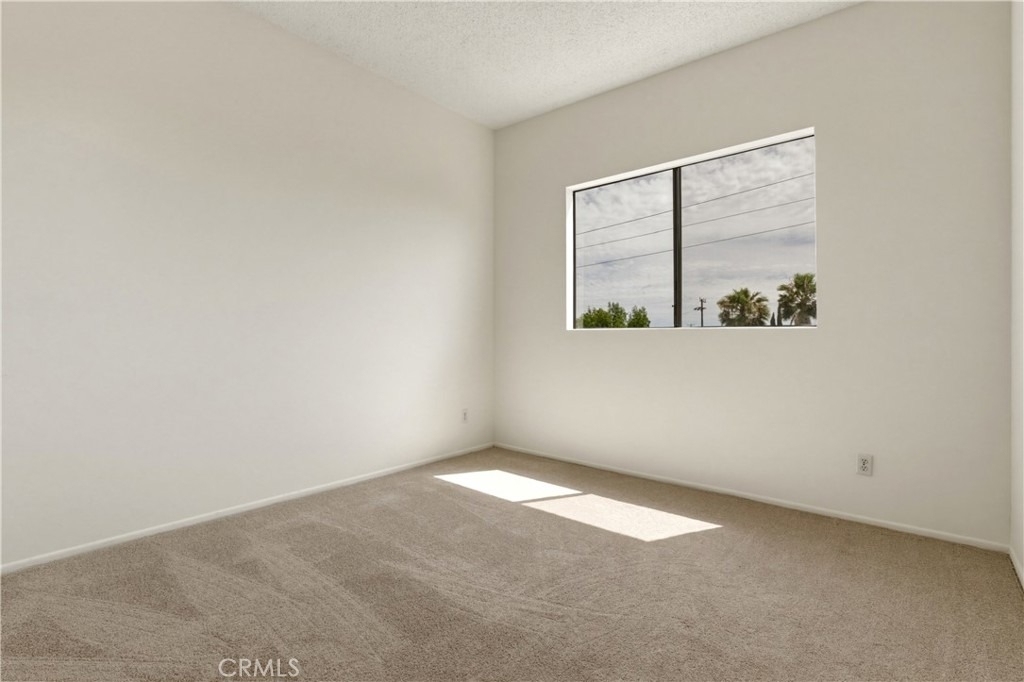 17312 Chatsworth Street - Photo 6