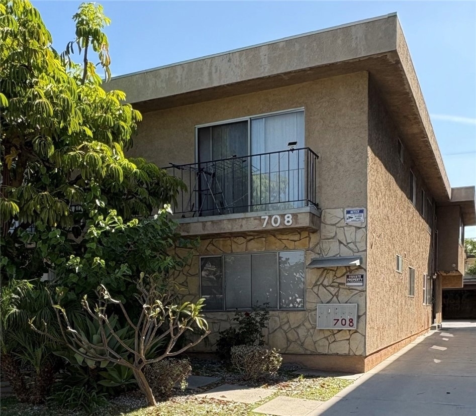 708 Porter Street - Photo 1