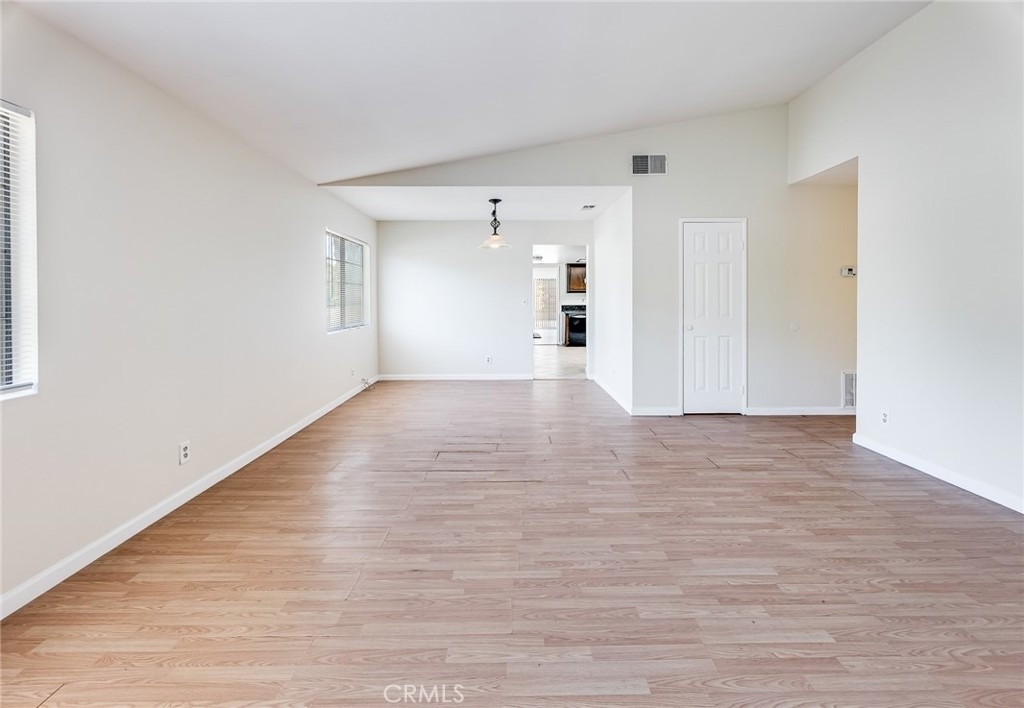 5546 Mclennan - Photo 2