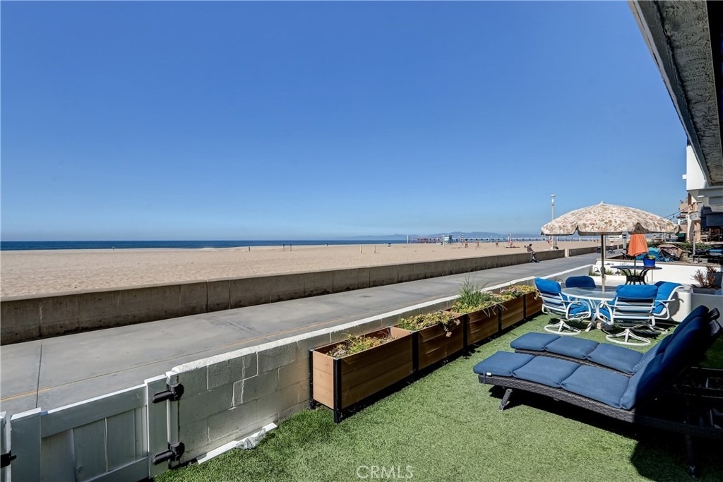 532 The Strand - Photo 2