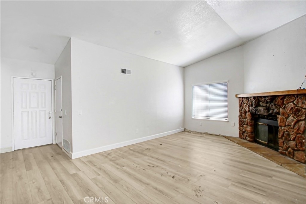 1142 W King Street - Photo 2