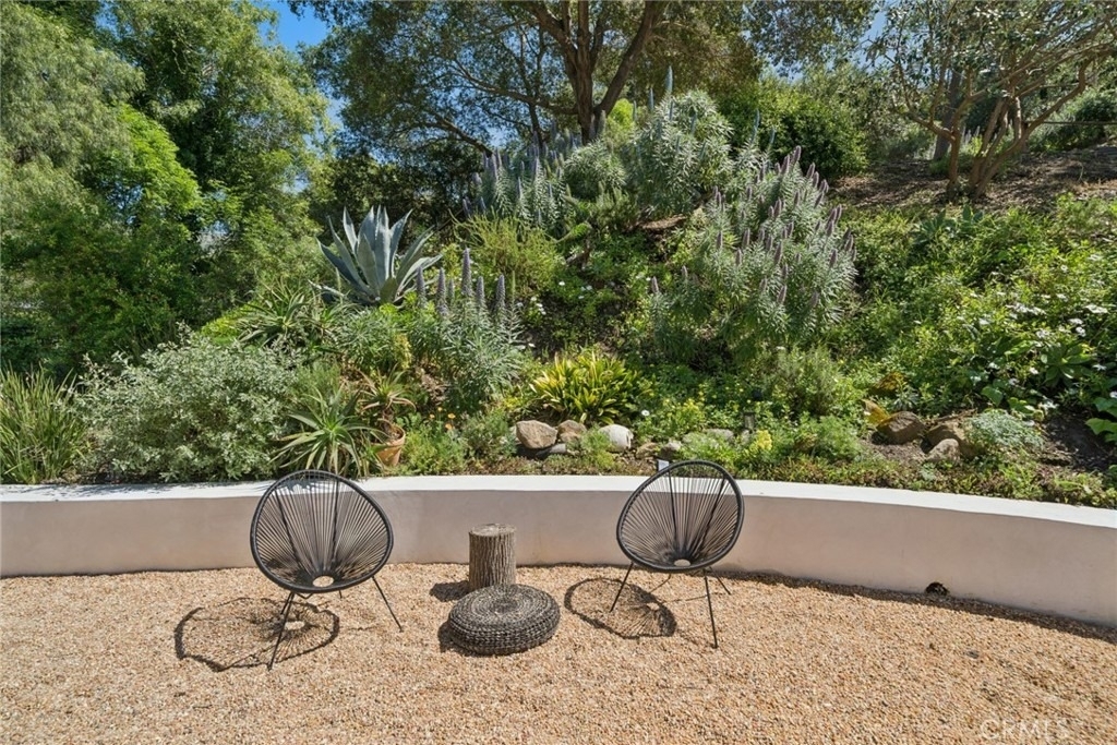 1377 Lewellyn - Photo 25