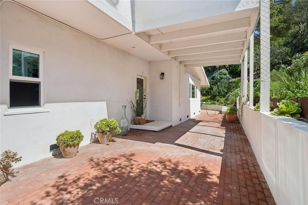 1377 Lewellyn - Photo 22