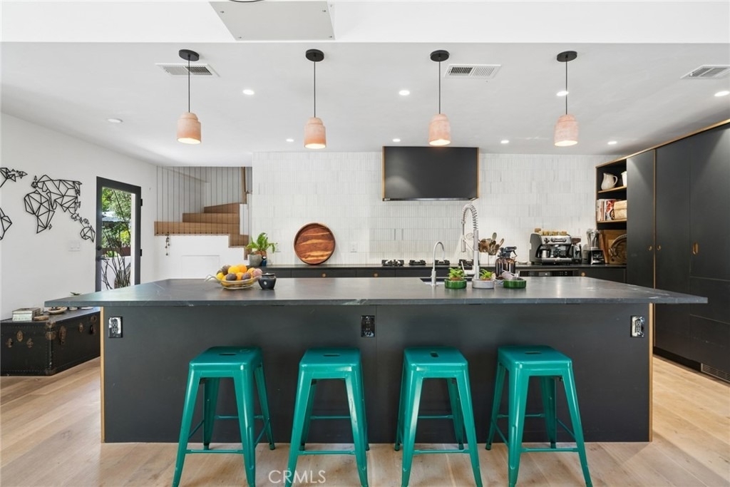 1377 Lewellyn - Photo 6