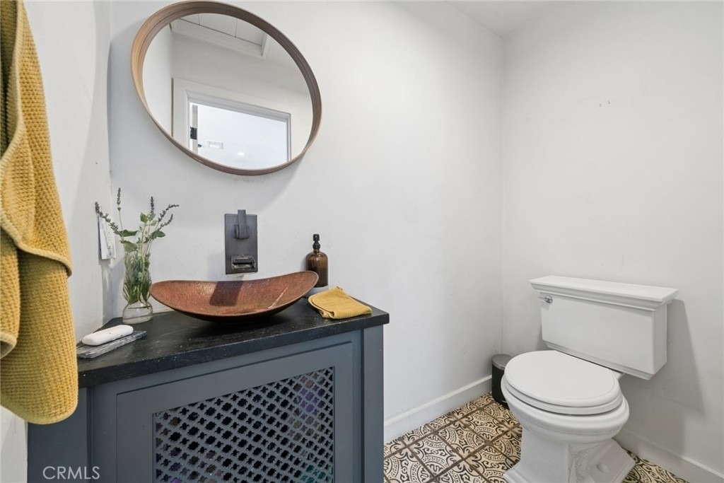 1377 Lewellyn - Photo 20