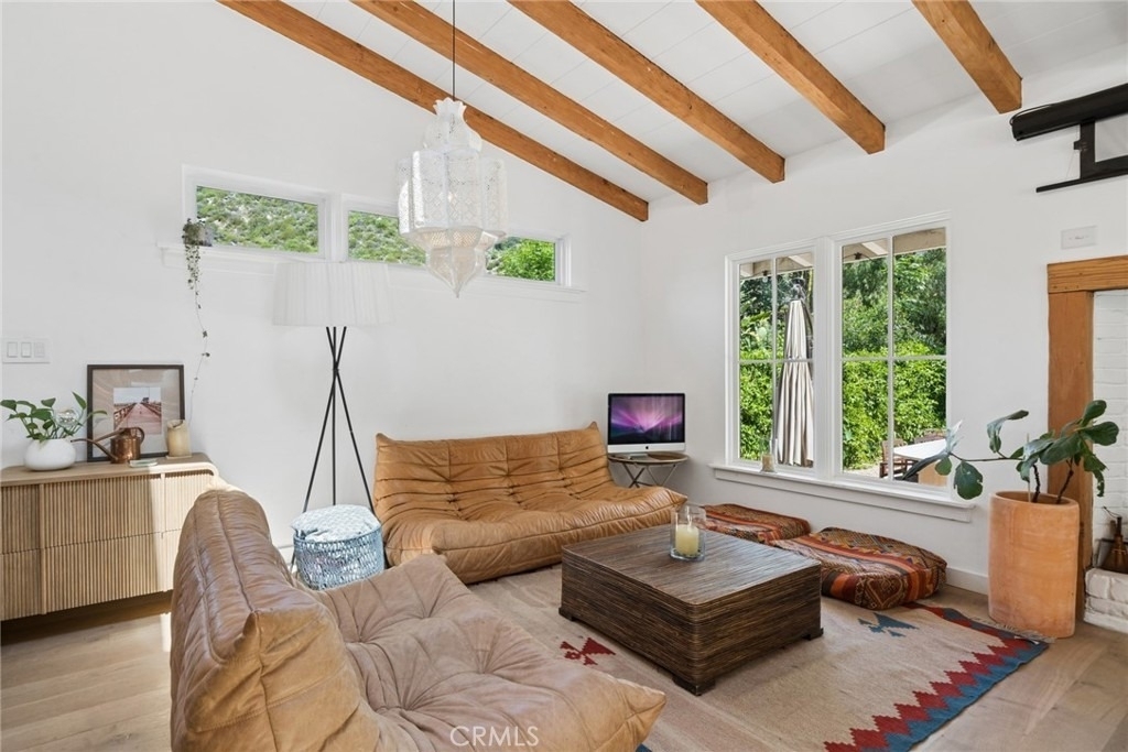 1377 Lewellyn - Photo 9