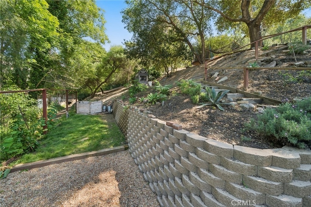1377 Lewellyn - Photo 26