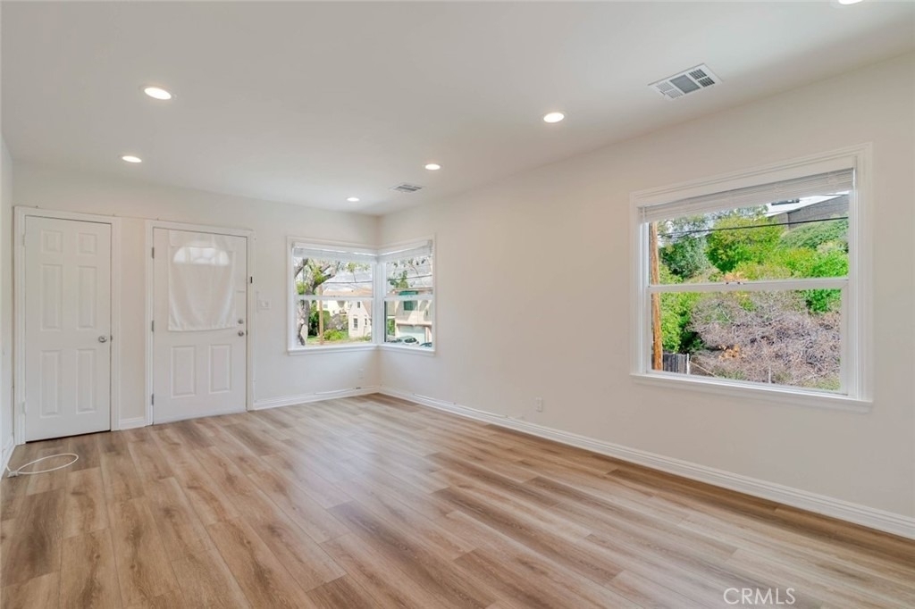 1466 Stanley Avenue - Photo 3