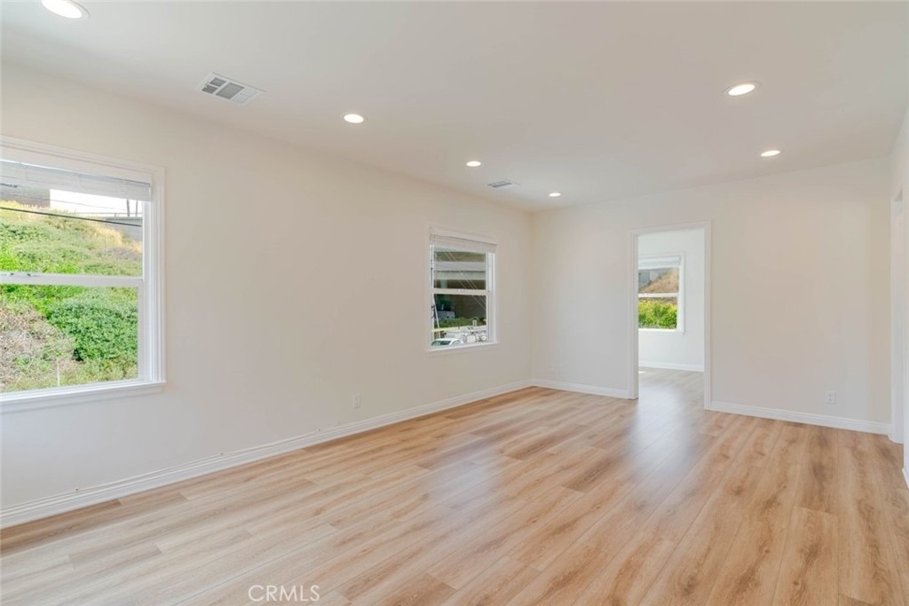 1466 Stanley Avenue - Photo 2