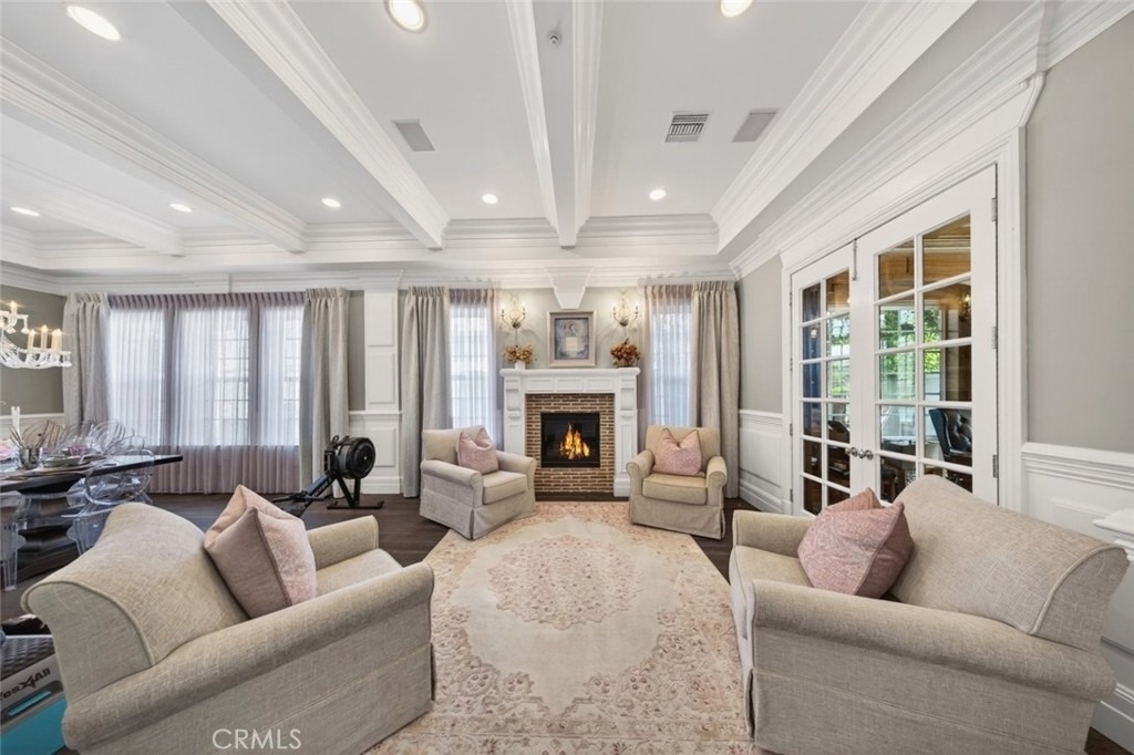 4533 Farmdale Avenue - Photo 9