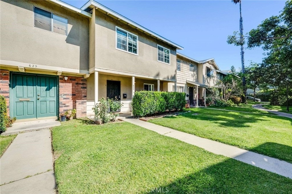 623 E Matchwood Place - Photo 0