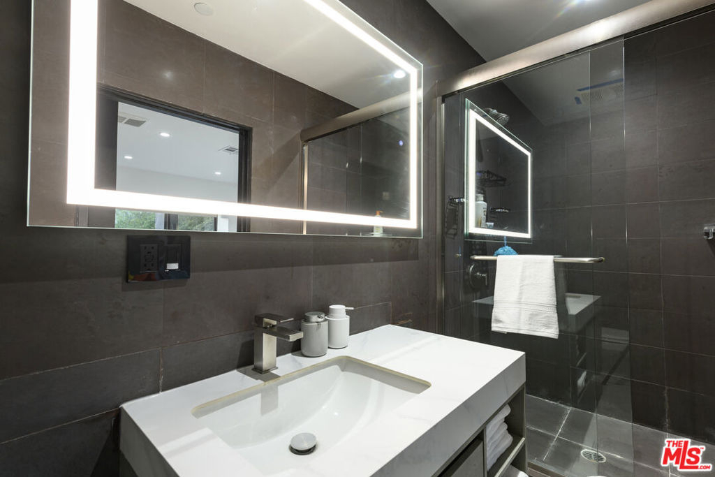 2271 Gloaming Way - Photo 38