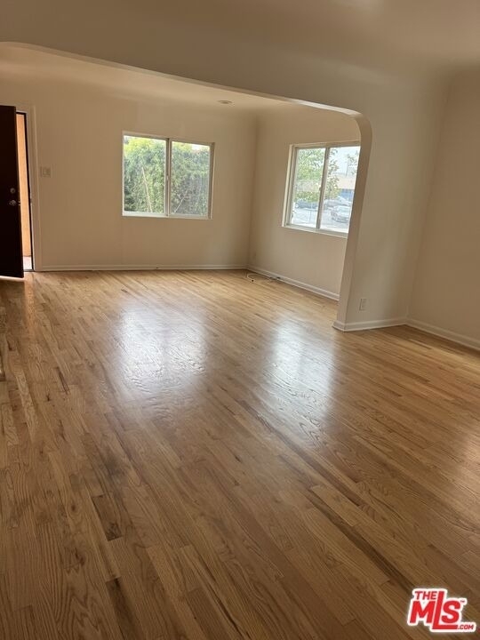 831 Wilcox Avenue - Photo 4