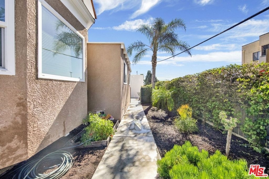 318 Parkman Avenue - Photo 11