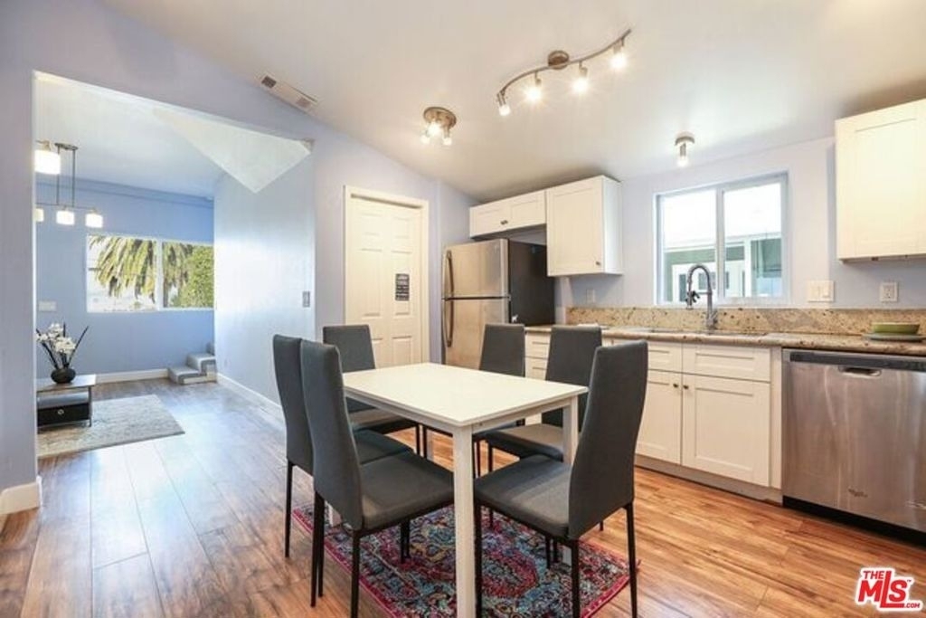 318 Parkman Avenue - Photo 18