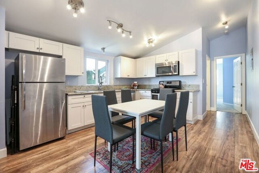 318 Parkman Avenue - Photo 16