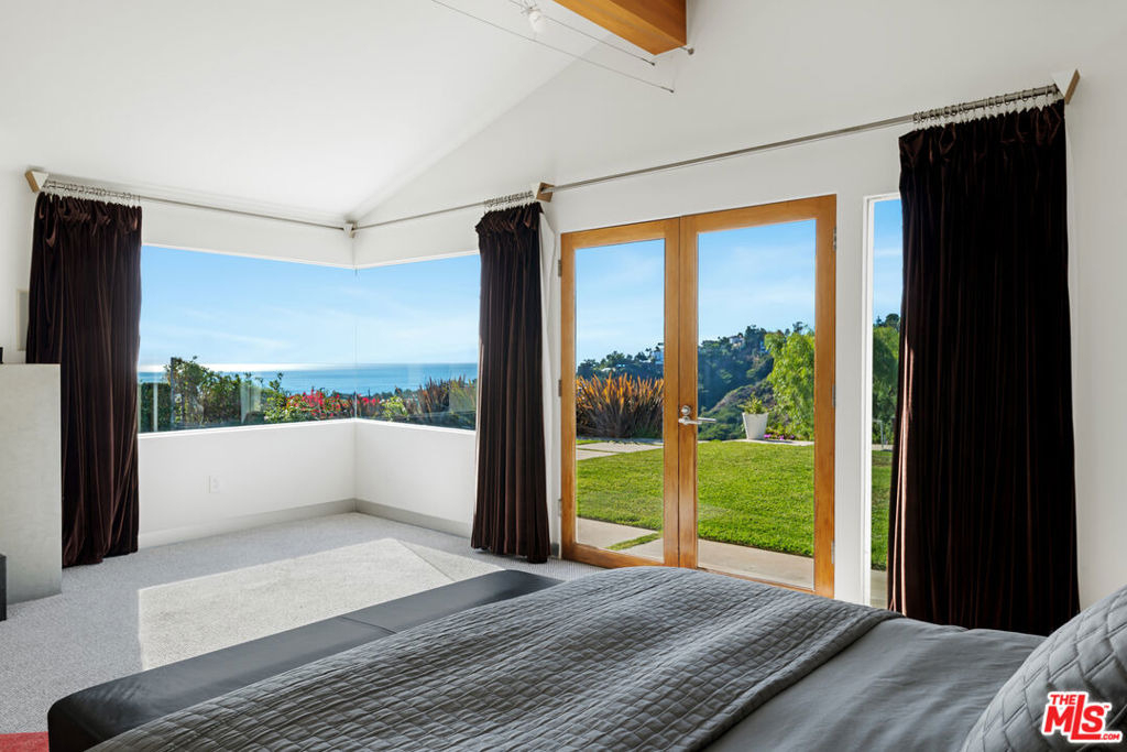 817 Enchanted Way - Photo 35