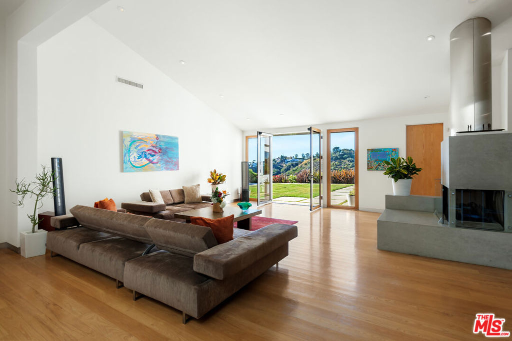 817 Enchanted Way - Photo 2