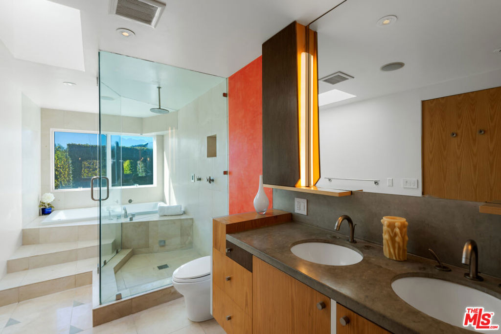 817 Enchanted Way - Photo 27