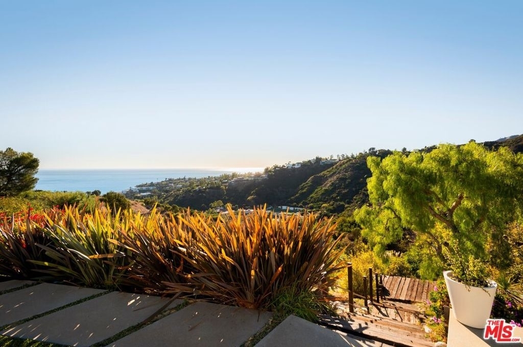 817 Enchanted Way - Photo 37