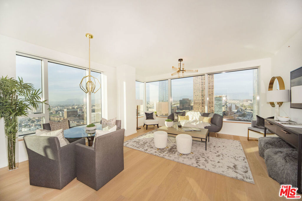 889 Francisco Street - Photo 0