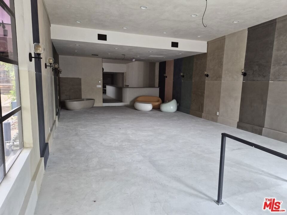 10835 Magnolia Boulevard - Photo 11