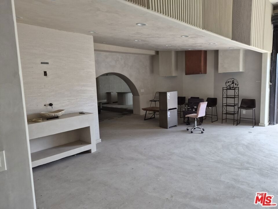 10835 Magnolia Boulevard - Photo 7