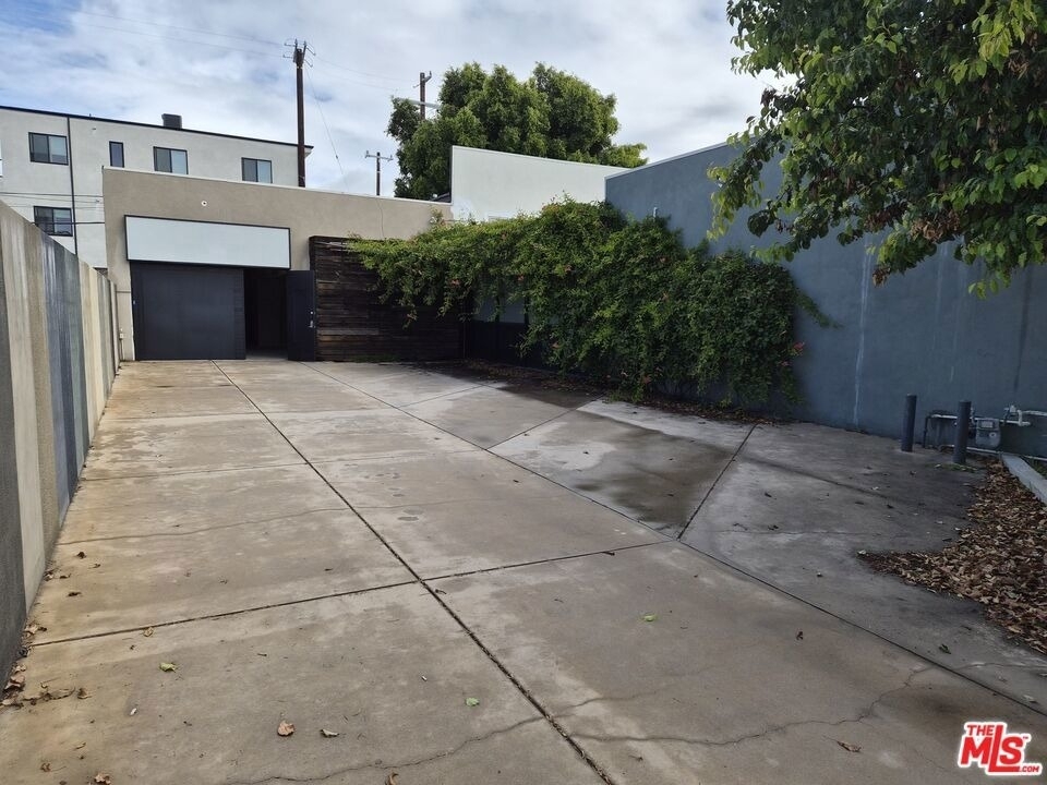 10835 Magnolia Boulevard - Photo 20