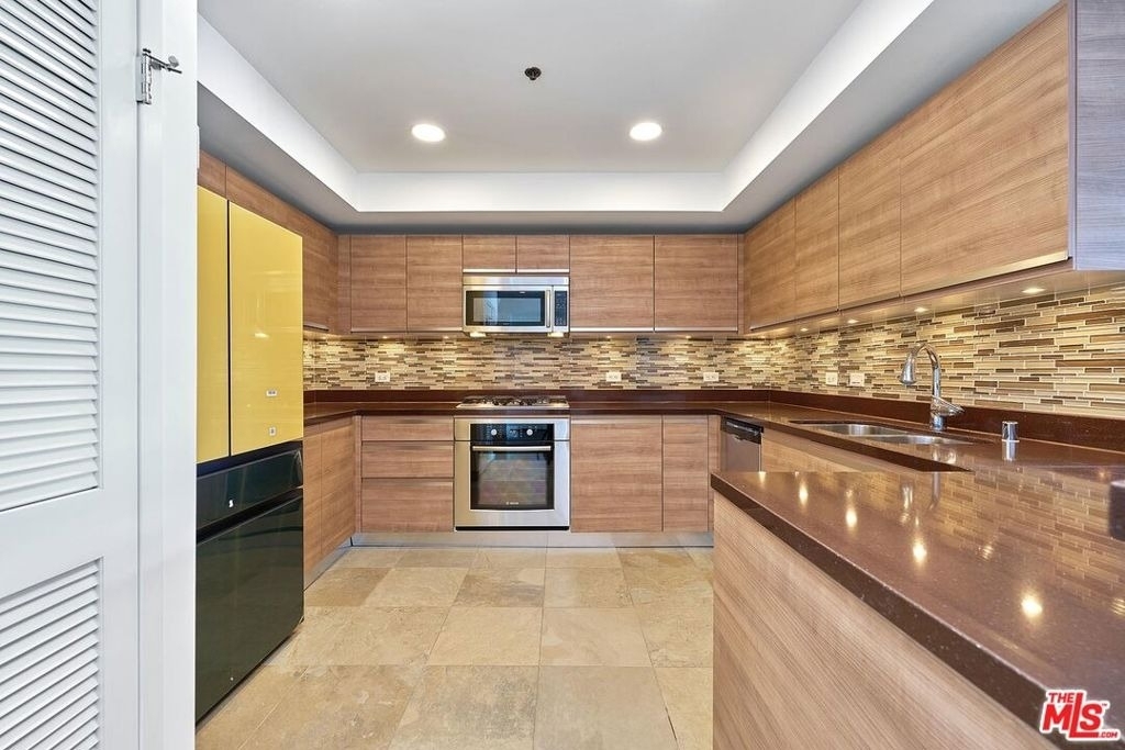 3785 Wilshire Boulevard - Photo 7