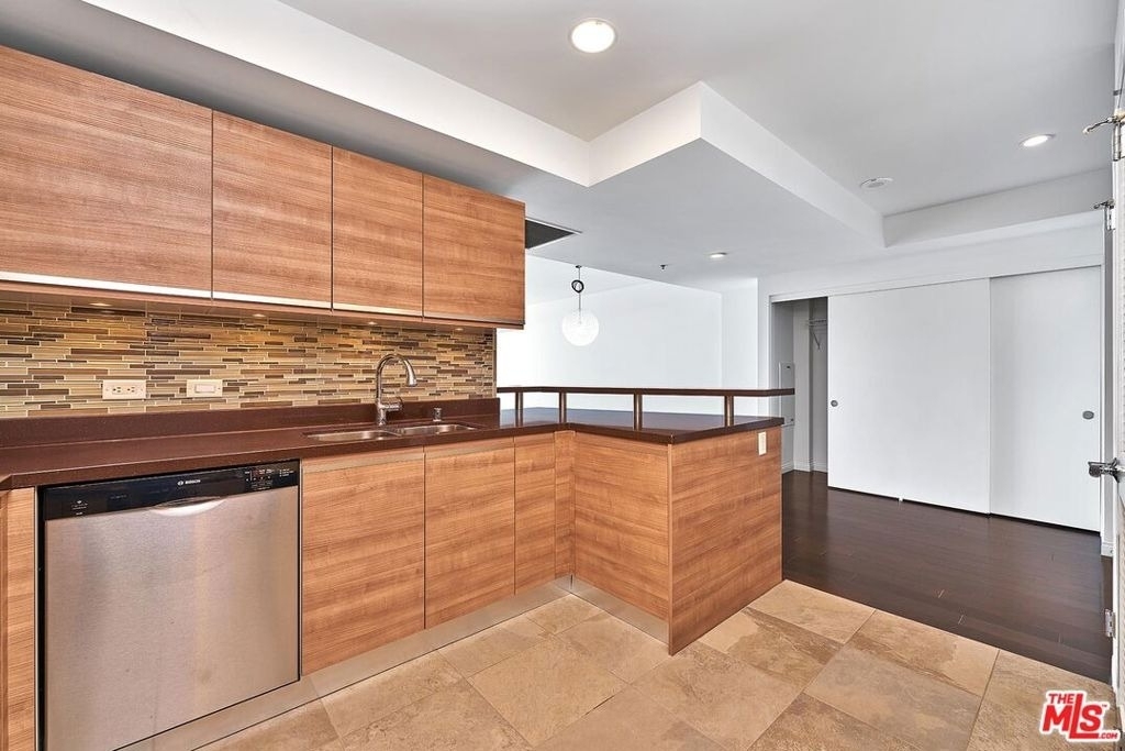 3785 Wilshire Boulevard - Photo 10