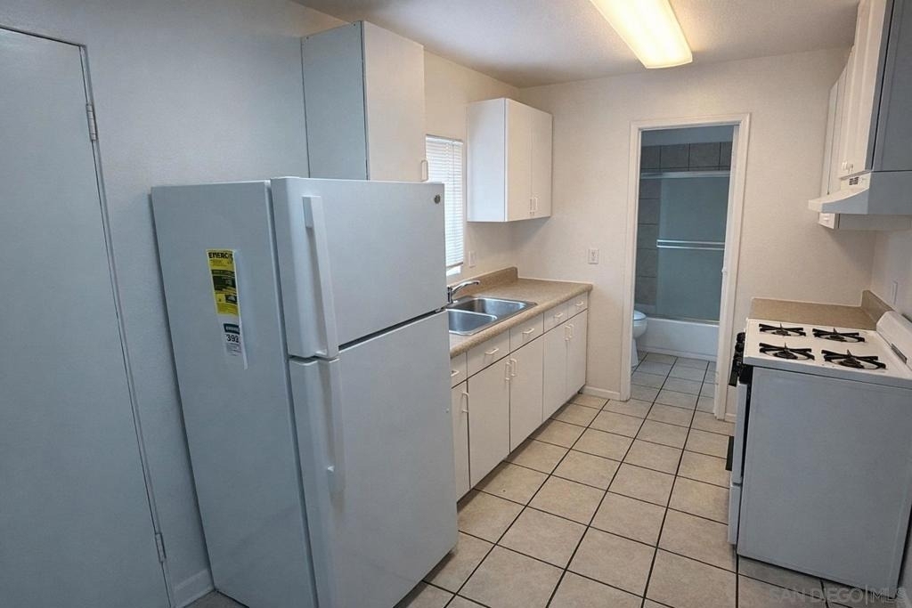 627 W 6th Ave - Photo 3