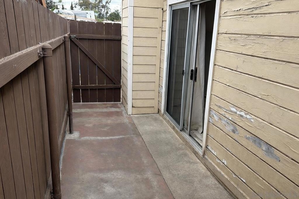 627 W 6th Ave - Photo 1