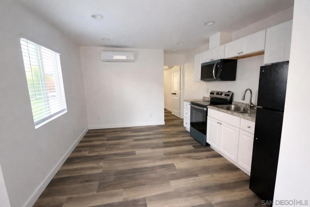 636 Aster St - Photo 2