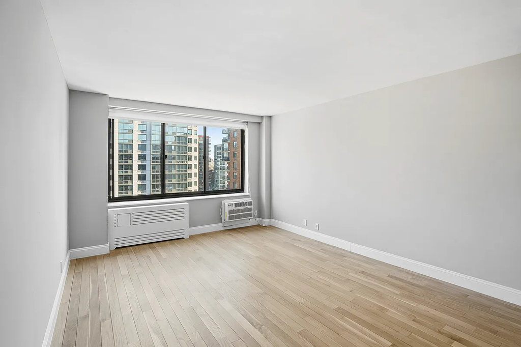 Flex 2 Bed Columbus Avenue - Photo 0